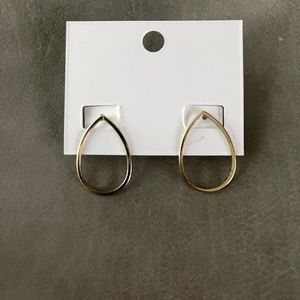 Gold front hoops